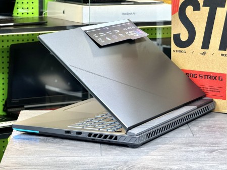 Asus Rog Strix G18 G814F 5